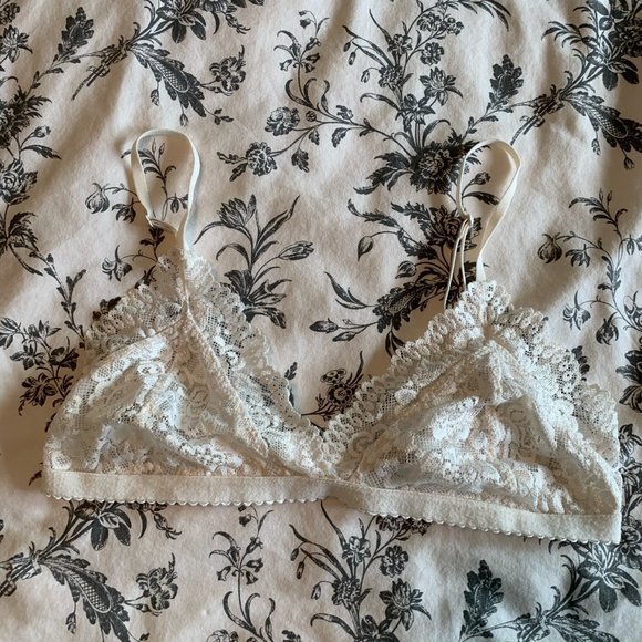 Aritzia Talula White Bra Size M - Picture 1 of 1